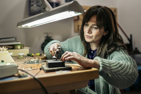 Où participer à des ateliers de fabrication de bijoux en France?